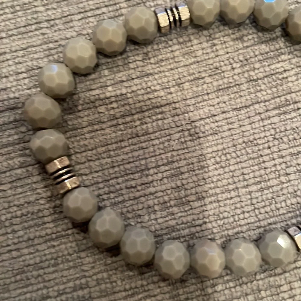Gray Faceted Crystal Stretch Bracelet w/ Silver Accent Beads – Handmade Unisex